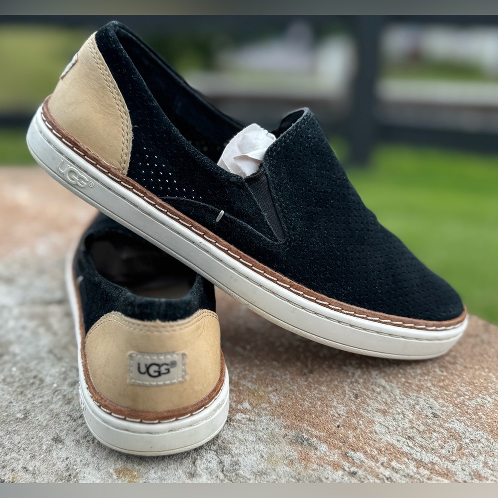 UGG ADLEY PERF SNEAKERS